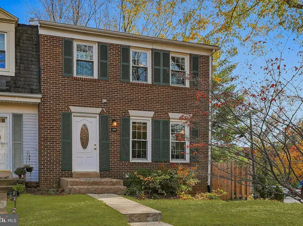 2839 Knollside Ln, Vienna, VA 22180