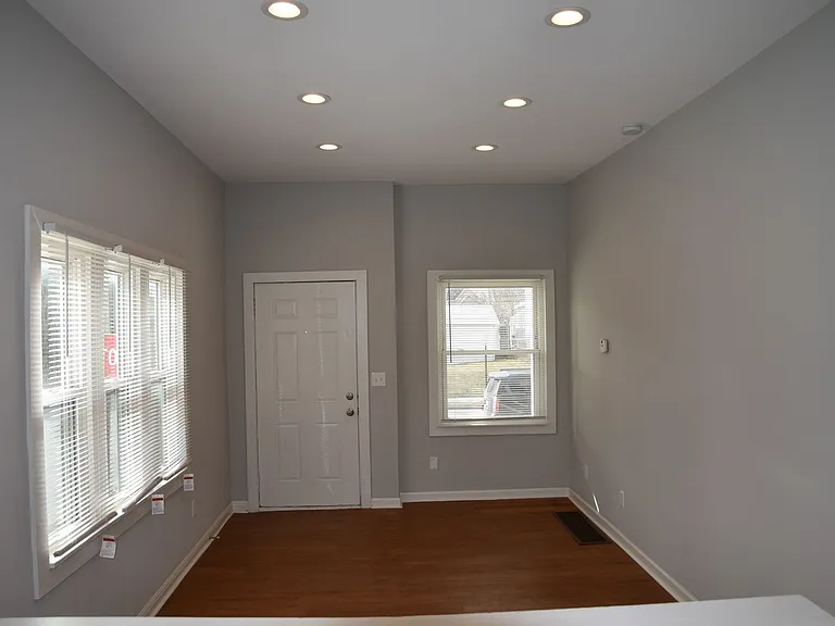 350-352 E Hinman Ave — Photo 5
