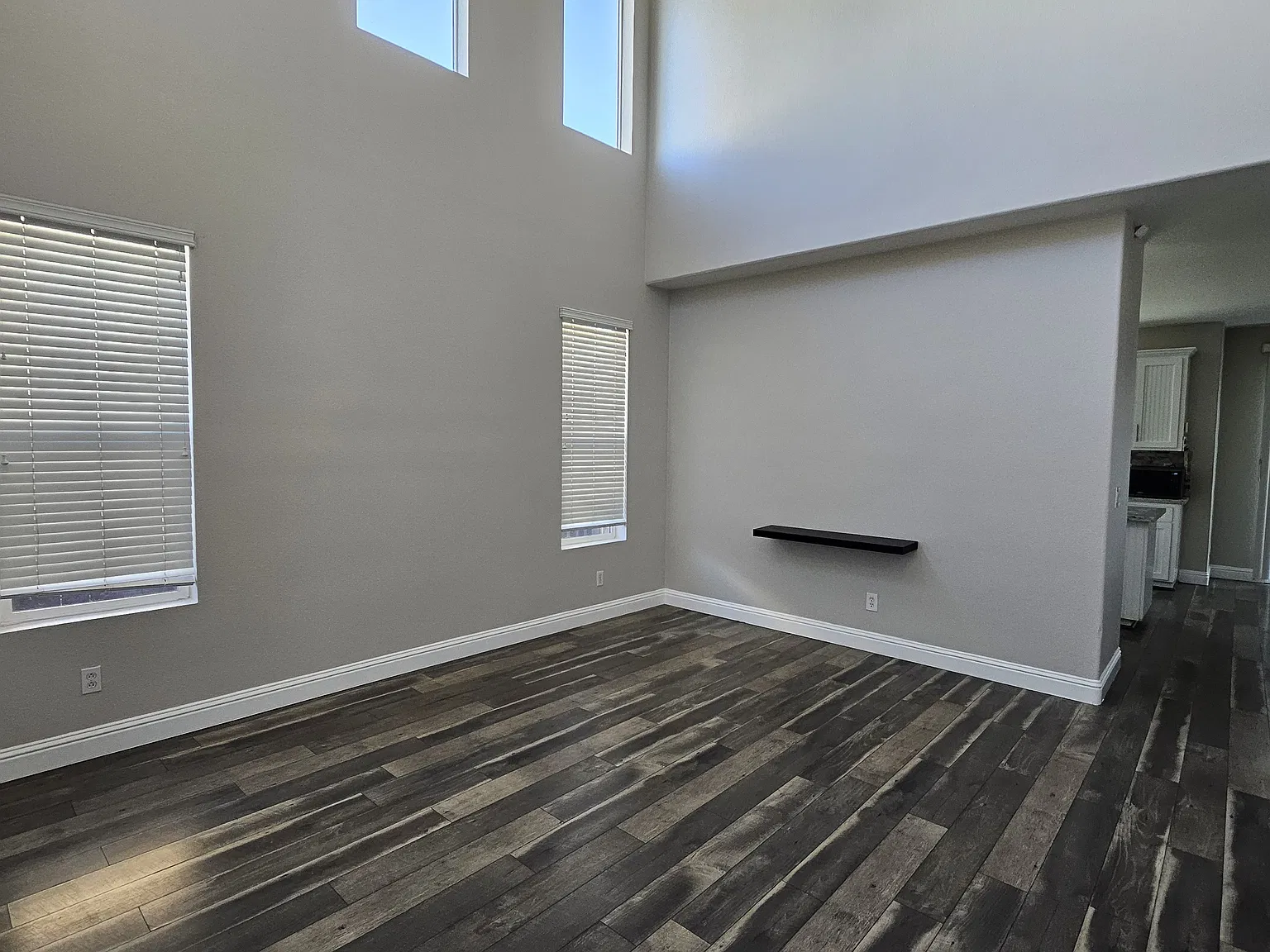 4 bed, 2158 sqft, $3,300 — Photo 3