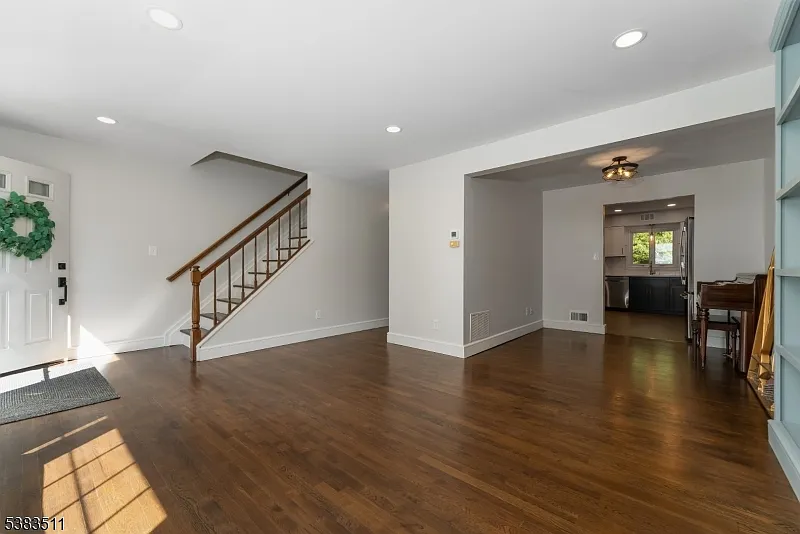 2 bed, 1.5 bath, $3,350 — Photo 3