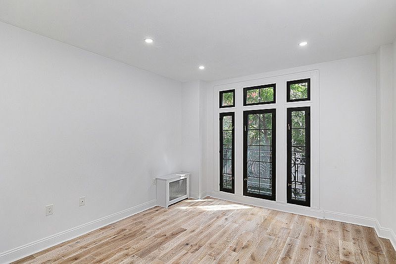 1st image of 347 W 55th St APT 4E