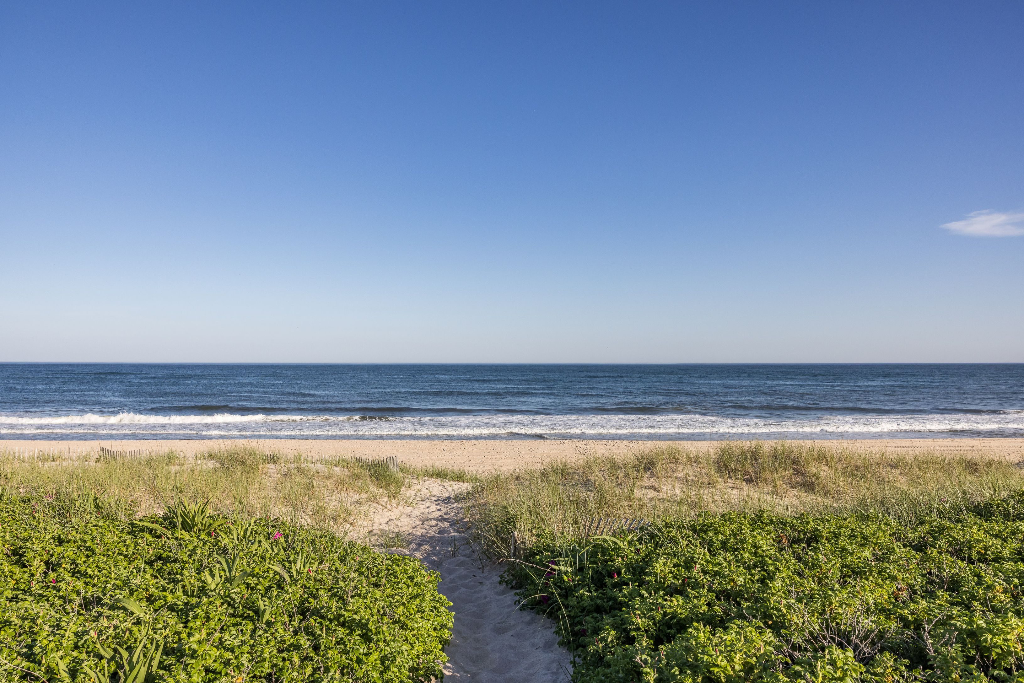 53 Lily Pond Ln, East Hampton, NY 11937 Out East