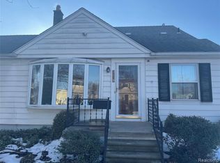 3179 Cumberland Rd, Berkley, MI 48072