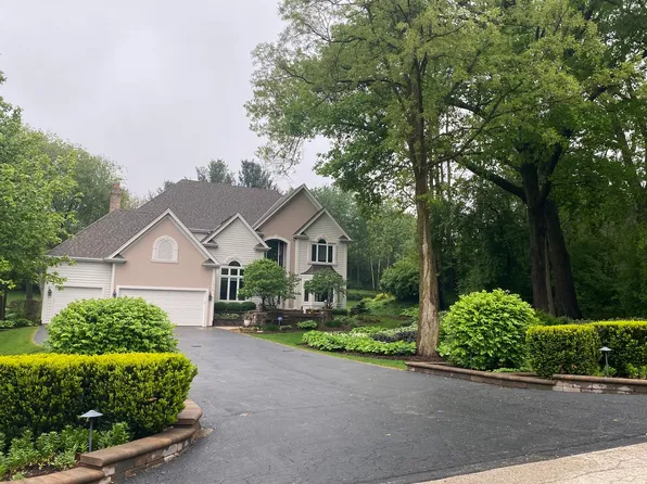 1312 Galloway Dr, Woodstock, IL 60098