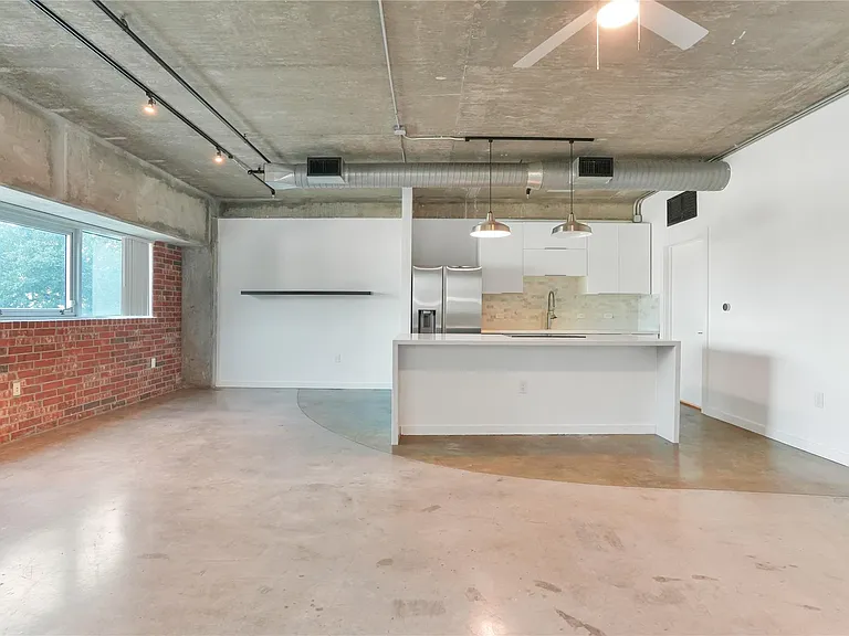 2000 Bagby St #2401 — Photo 23