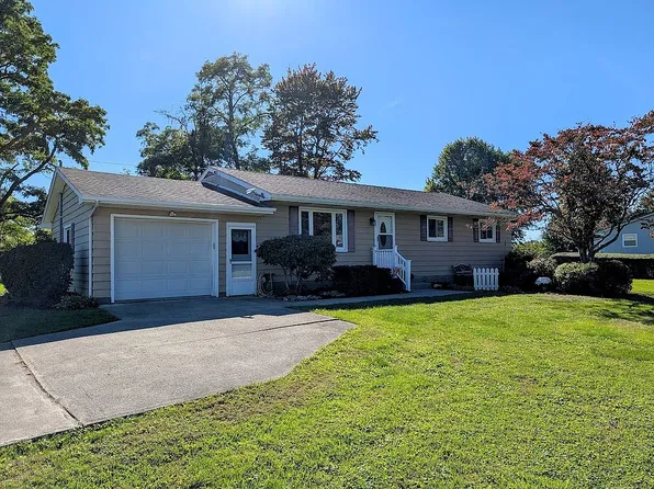 5312 Albion Rd, Girard, PA 16417