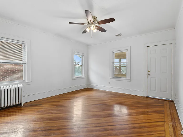 264 Laurelton Blvd #2 — Photo 15