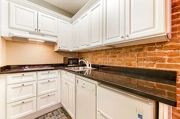 Rented by REAL New York | media 7