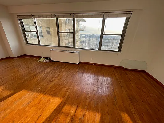 Rented by Bank Neary | media 6