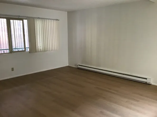 1432 Orchard St APT 24, Eugene, OR 97403