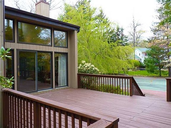 3rd image of 5 Brookwood Ln