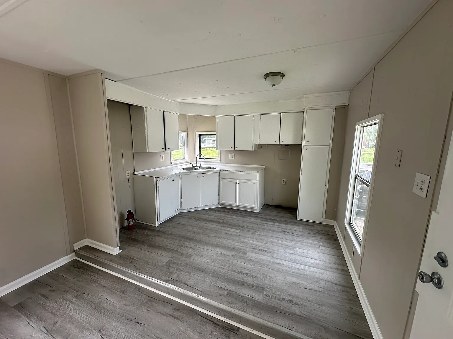2 bed, 885 sqft, $985 — Photo 2