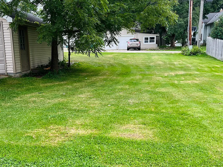 SIDE YARD
