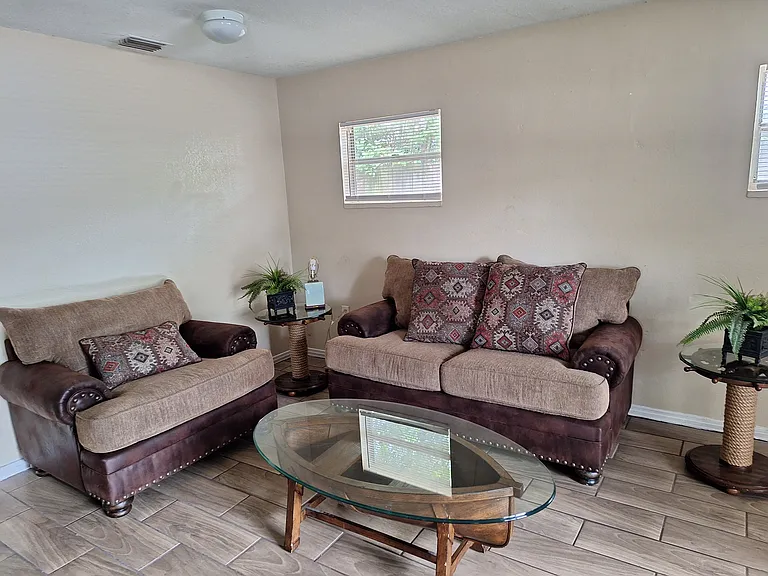 1708 E Idell St — Photo 14