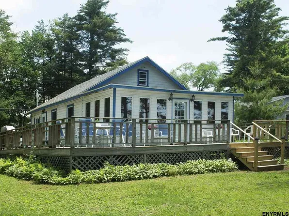 121 McGathan Rd, Broadalbin, NY 12025