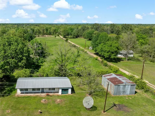 979 County Road 45080, Powderly, TX 75473