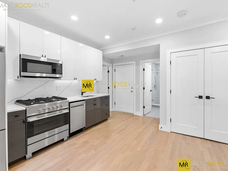536 Newbury St
