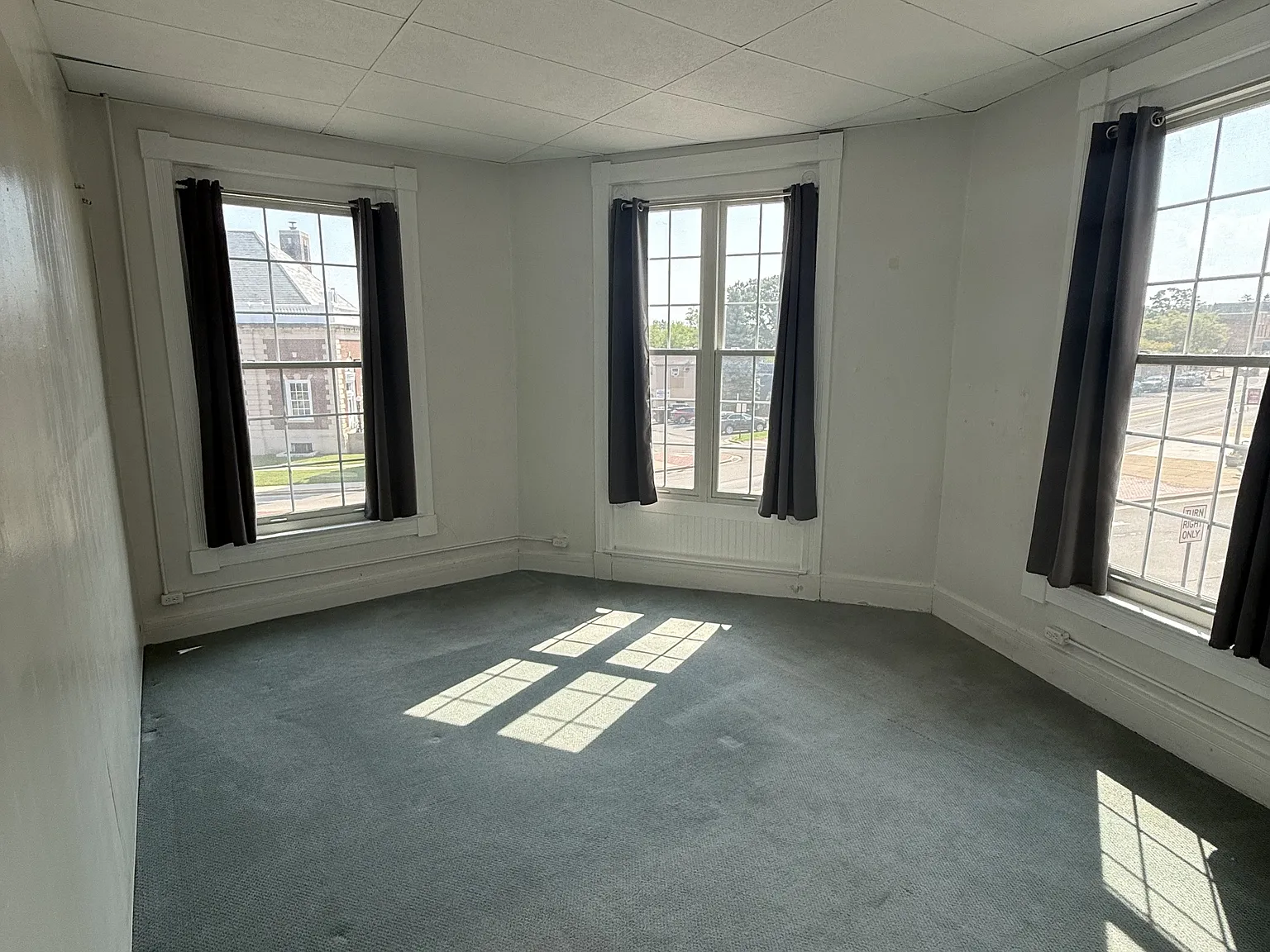 Engelhardt - Residential - 92.5 N Broad Apt 3 — Photo 1