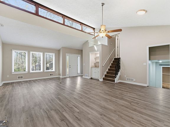 3rd image of 2680 Timberline Rd