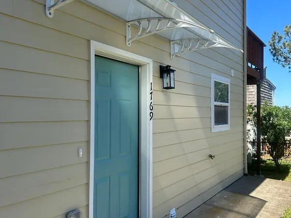 1769 NE 19th St, Lincoln City, OR 97367