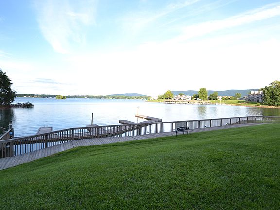 2nd image of 75 Woodbridge Cir #1113