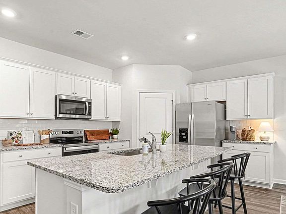 3rd image of 8018 Bear Claw Way