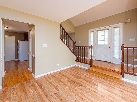 4th image of 2632 College Hill Cir