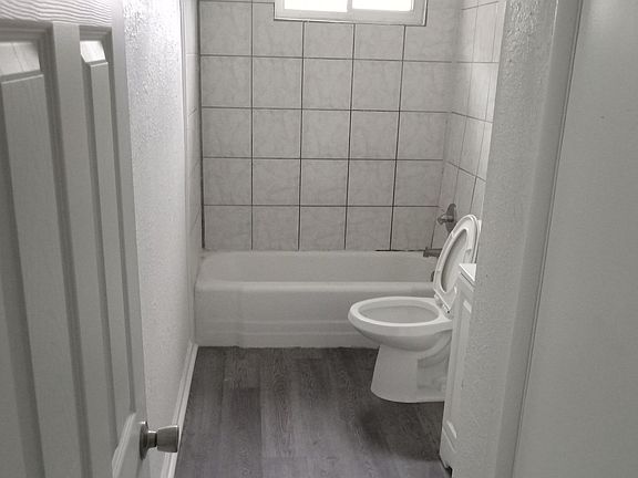 4th image of 2408 Maltby Ave #B