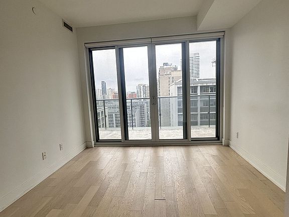 5th image of 7 Grenville St #2206
