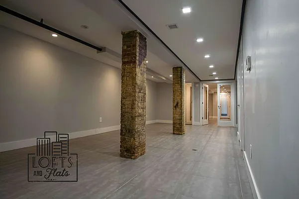 Rented by Lofts and Flats LLC | media 39