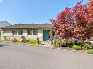3327 SW Heather Ln, Portland, OR 97201