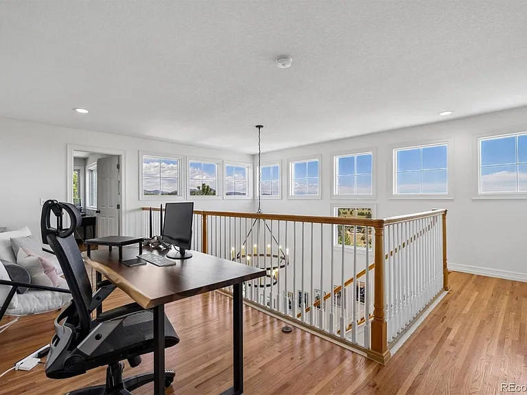 561 Ridgeside Dr — Photo 30
