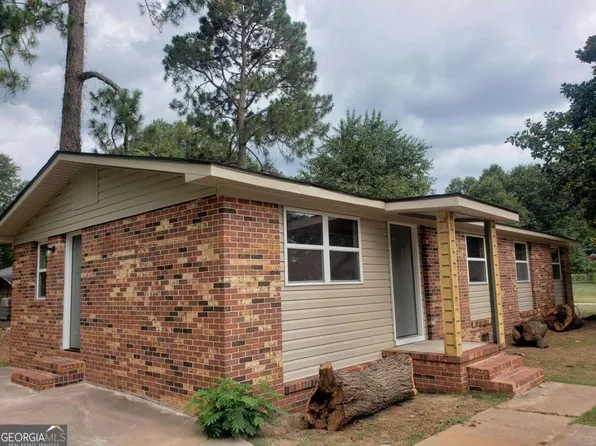 200 Valley Dr, Fort Valley, GA 31030