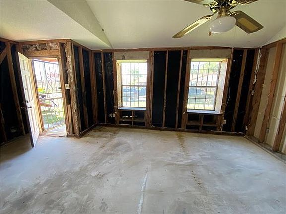 3rd image of 1494 Mandolin St