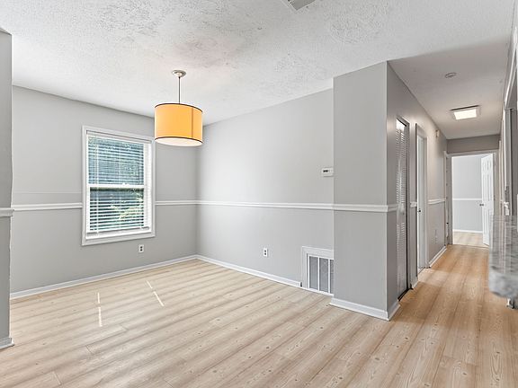 3rd image of 3605 Woodbriar Cir APT F