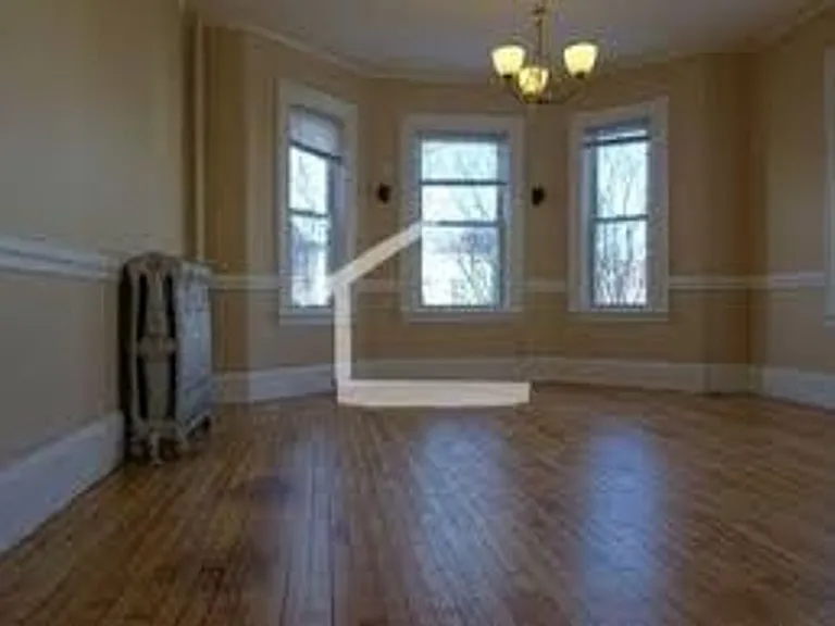 68 Boylston St #A2 — Photo 4