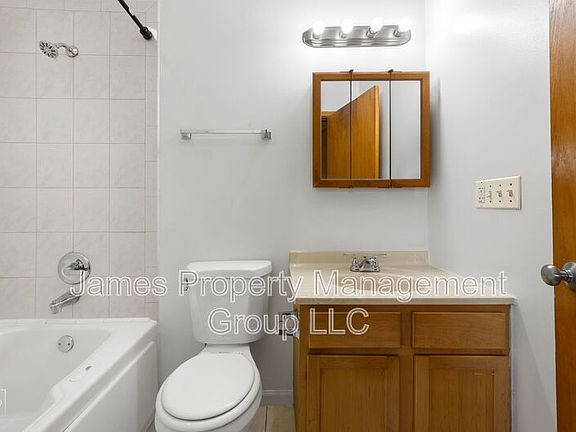 5th image of 2711 W Congress Pkwy APT 1