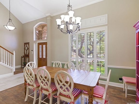 5th image of 18806 Oakwood Bend