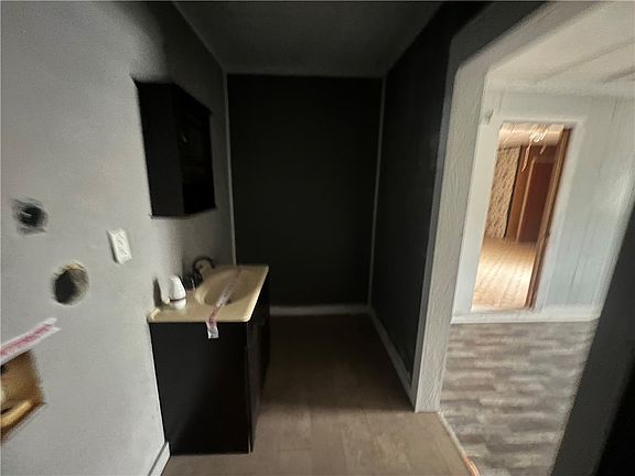 4th image of 134 Green Trail Dr