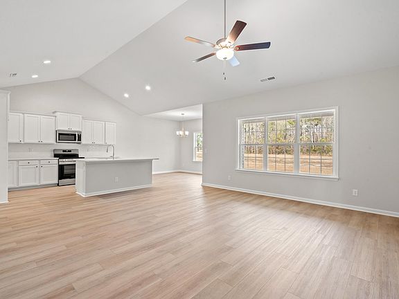 2nd image of 109 Toanki Ln