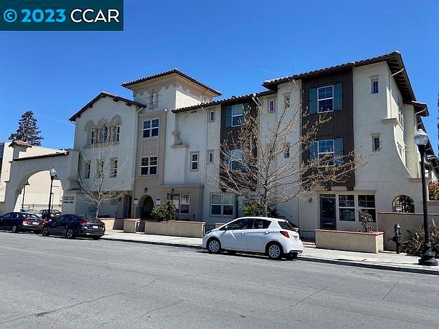 1st image of 258 Carroll St #101