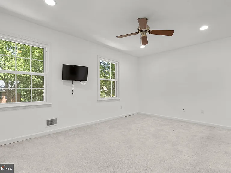 2407 Alsop Ct — Photo 19