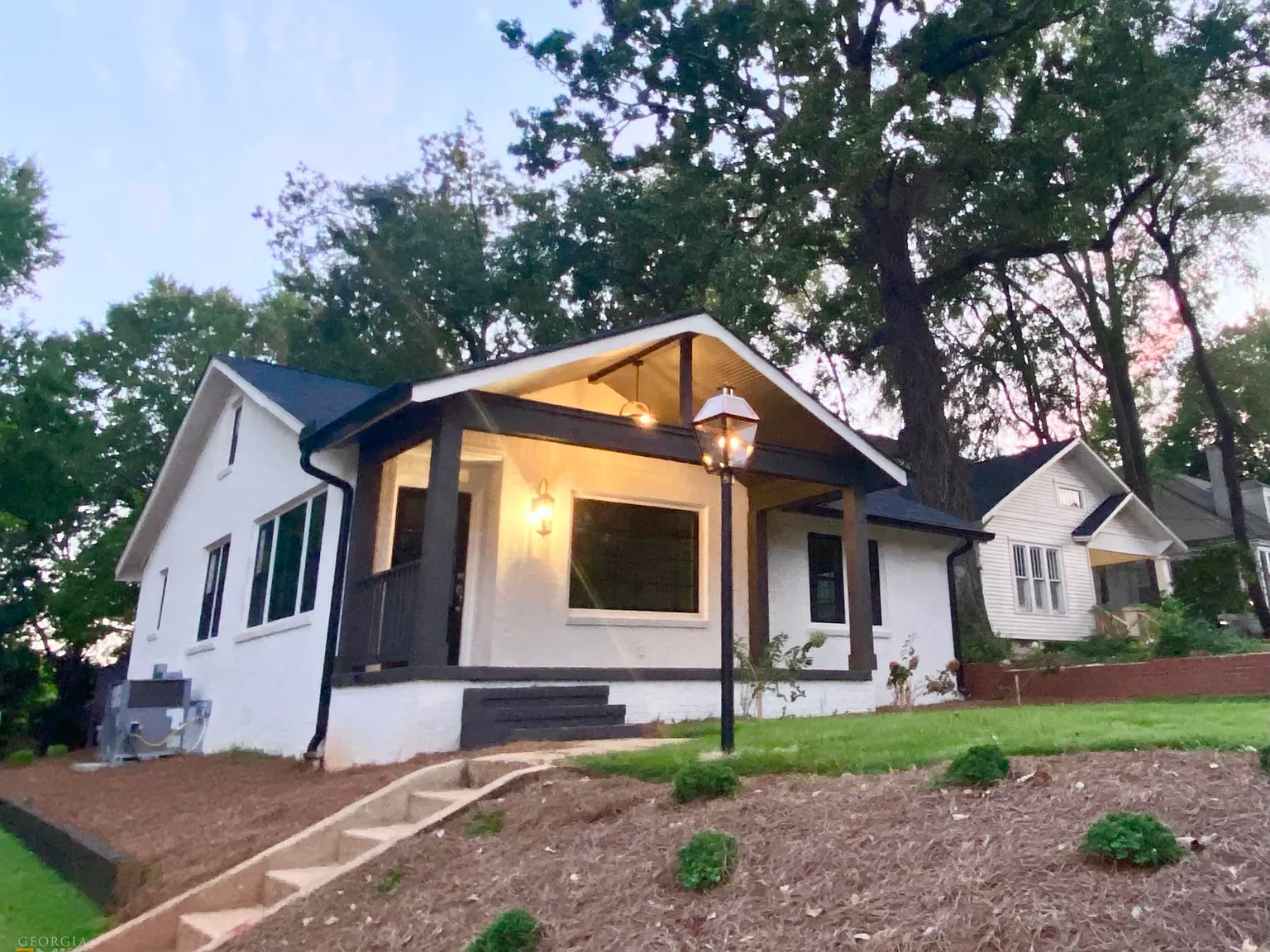 2 bed, 1.0 bath, 900 sqft, $2,200 — Photo 2