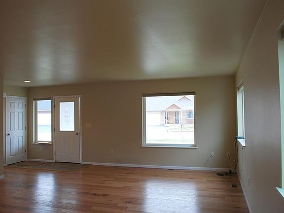 5th image of 1320 N River Rock Dr