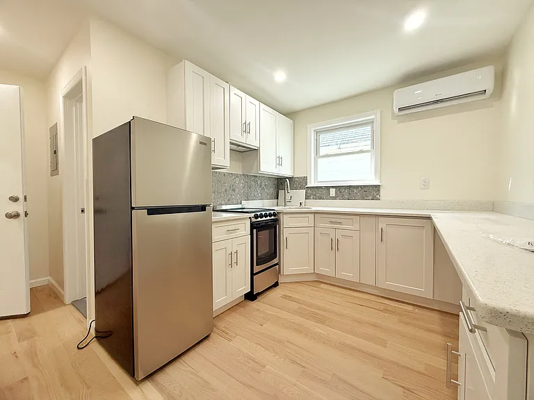 10612 95th Ave #2B — Photo 3