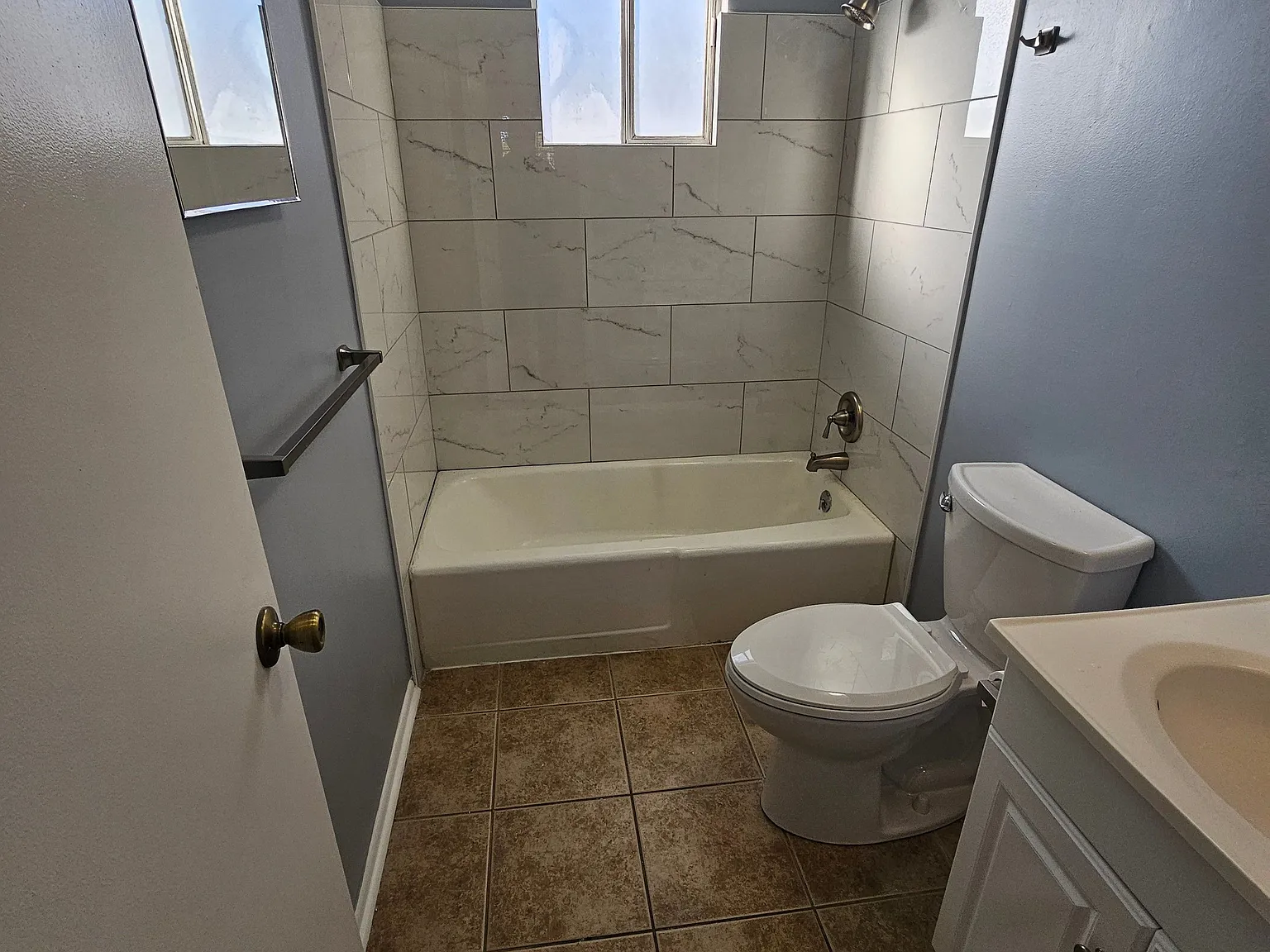 6240 Old Point Rd — Photo 4