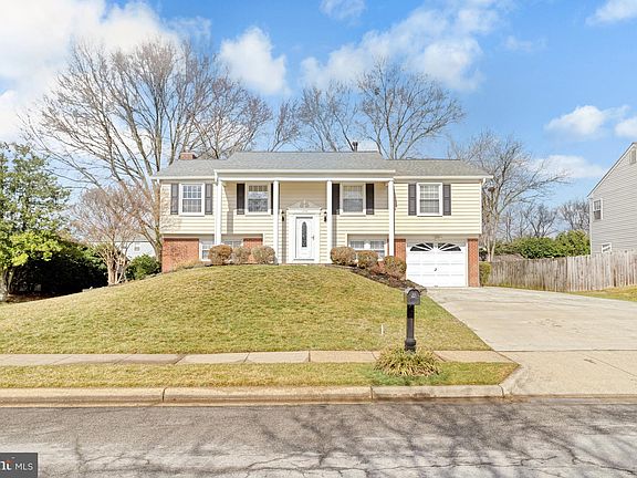 3rd image of 13102 Pebble Ln
