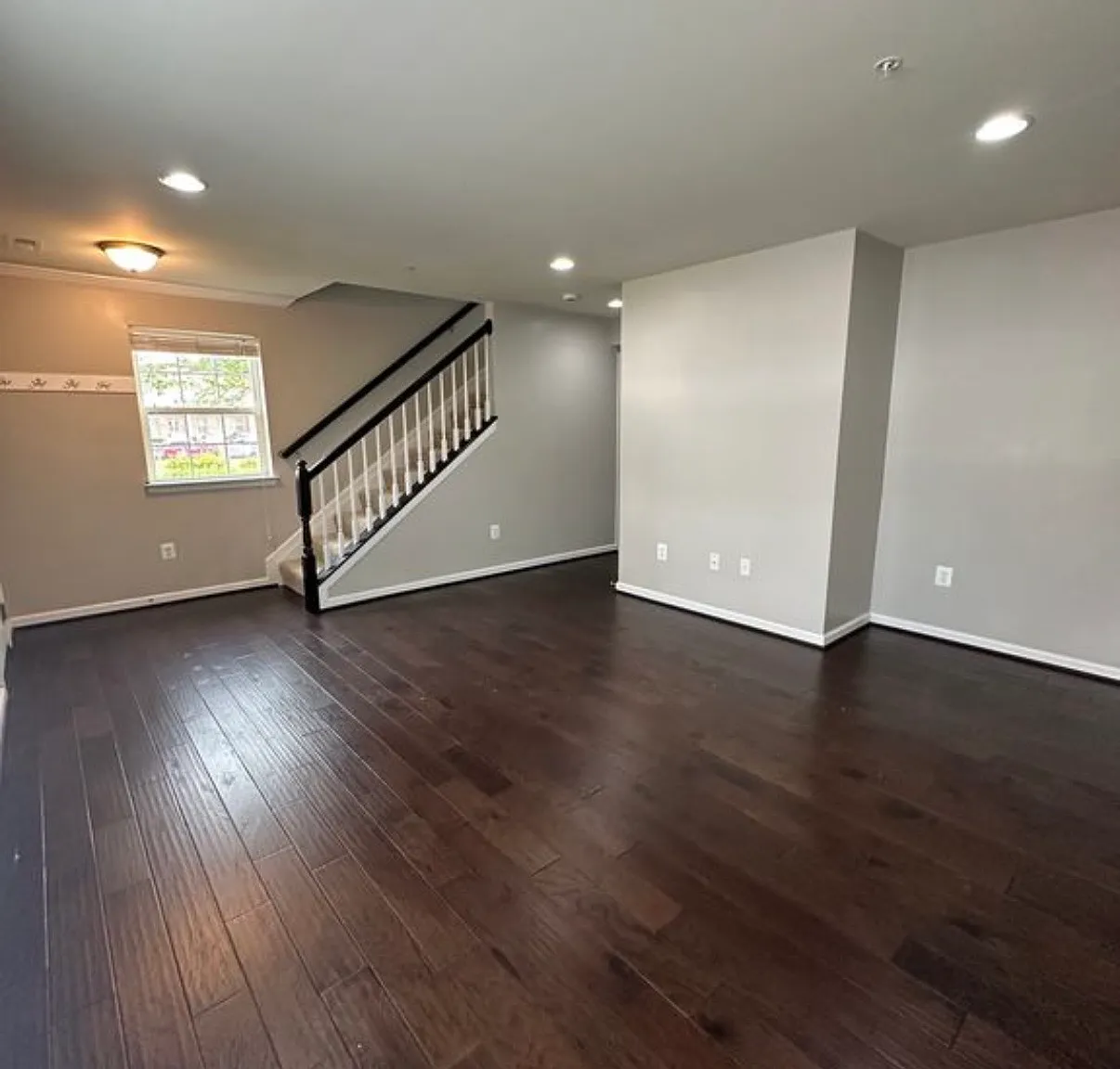 3 bed, 2163 sqft, $3,400 — Photo 4