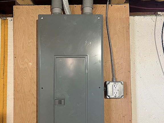 5th image of 220 N Hancock St