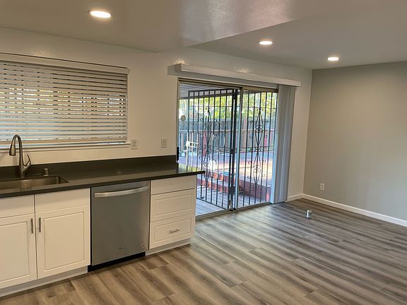 2nd image of 116 Evelyn Cir